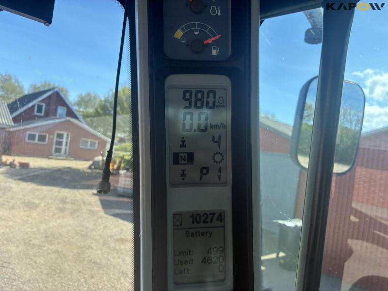 New Holland T9040 tractor with twin wheels 63