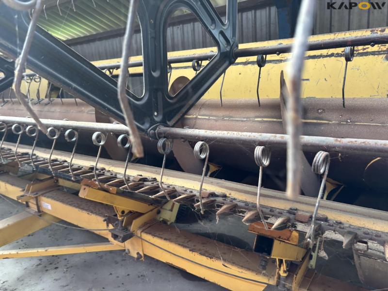 New Holland TF 78 combine harvester 97