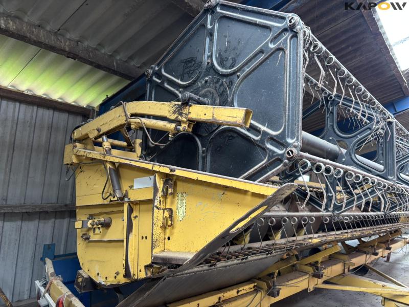 New Holland TF 78 combine harvester 100