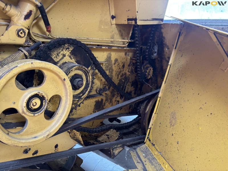 New Holland TF 78 combine harvester 118