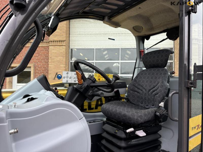 New Holland th 7.42 elite telescopic loader 25