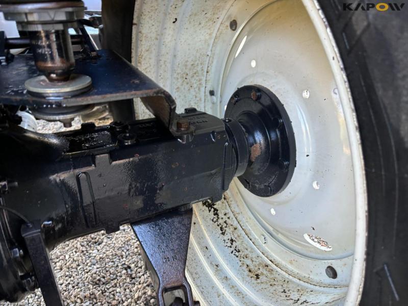 New Holland TM155 tractor 32