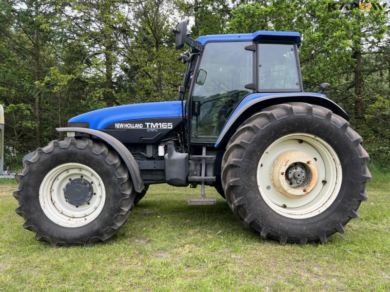 New Holland TM165 ultra tractor 8