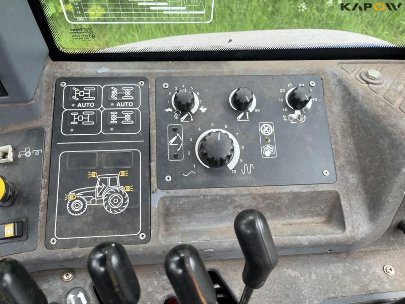 New Holland TM165 ultra tractor 39