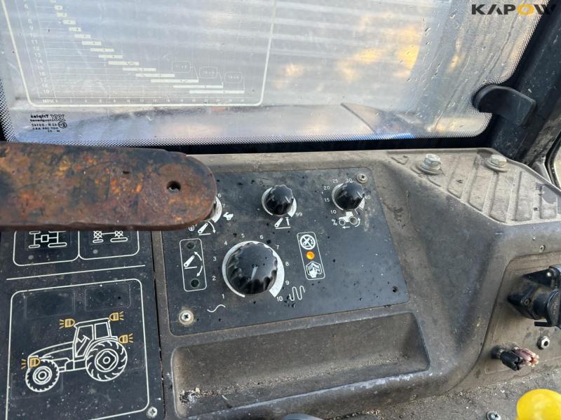 New Holland TM190 tractor 53