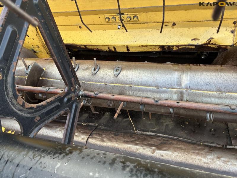 New Holland TX68 plus combine harvester 29