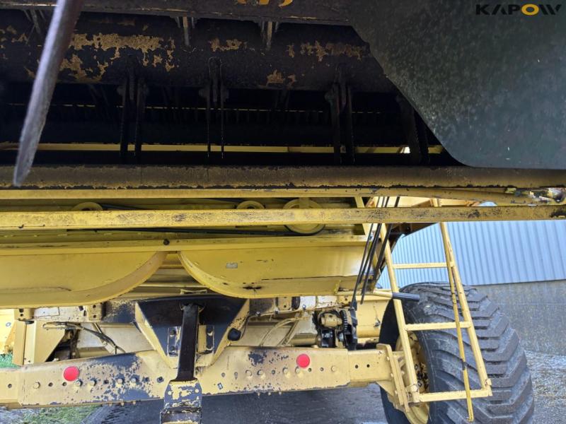 New Holland TX68 plus combine harvester 47