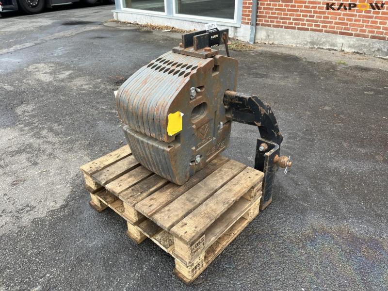 New Holland weight blocks 1