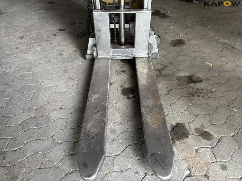 NH SB 500 stainless pallet truck 6