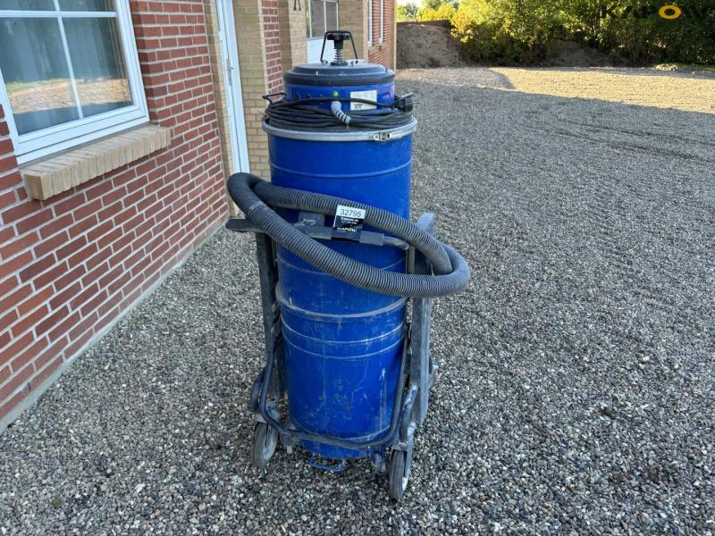 Nilfisk AATIX 125 Wet/Dry Vacuum Cleaner 4