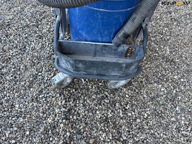 Nilfisk AATIX 125 Wet/Dry Vacuum Cleaner 9