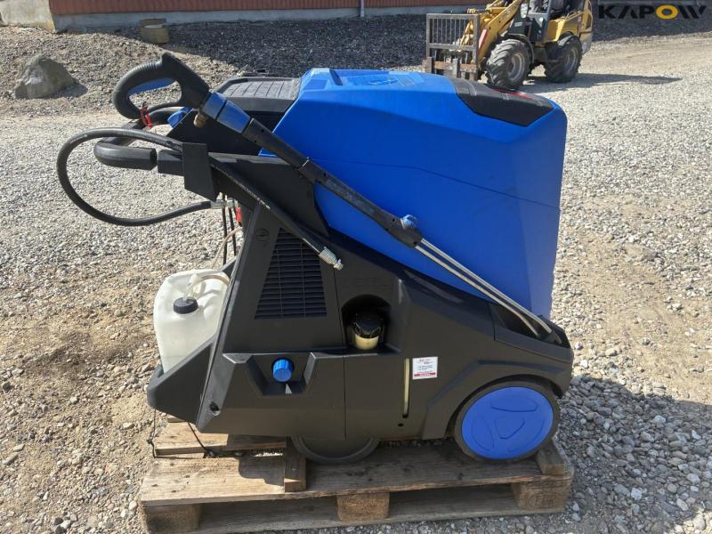 Nilfisk MH 7P hot water cleaner 3