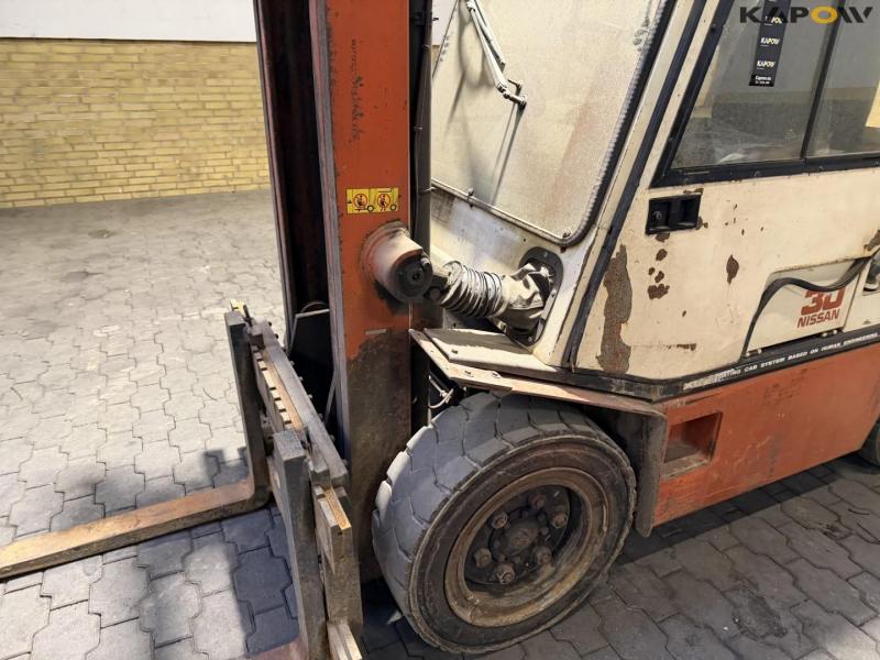 Nissan diesel truck 9