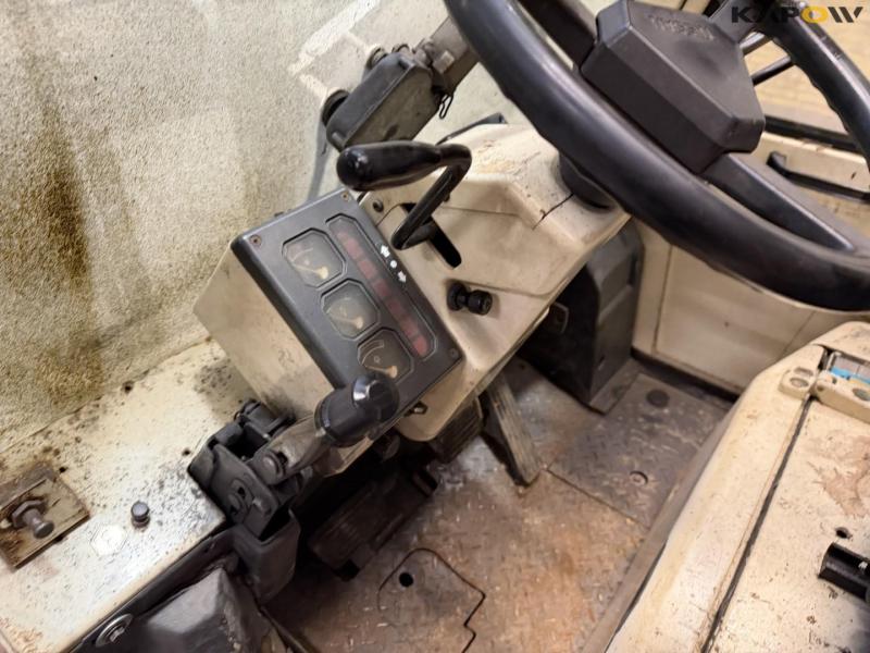 Nissan diesel truck 17