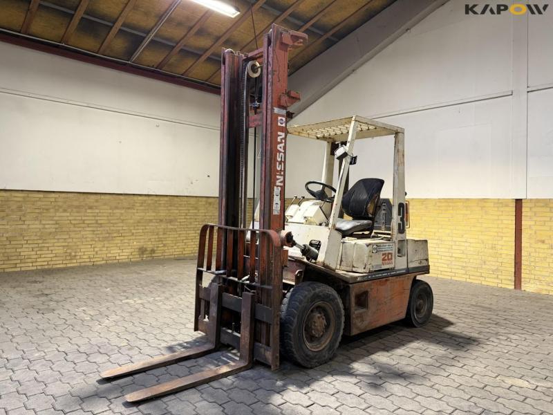 Nissan EH02 A 20U diesel truck 1