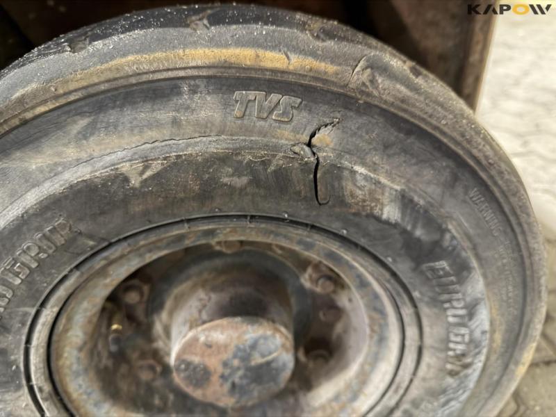 Nissan EH02 A 20U diesel truck 36