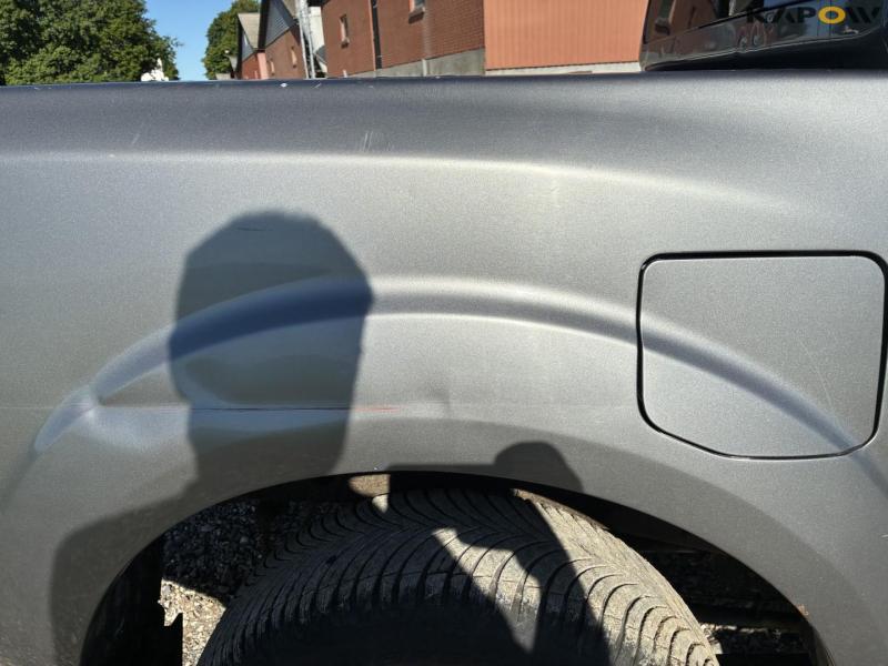 Nissan Navara pickup 11