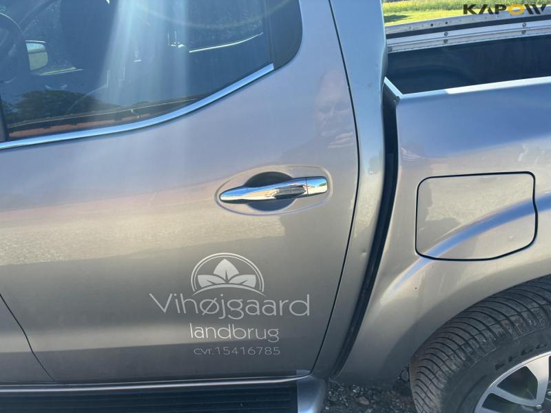 Nissan Navara pickup 18