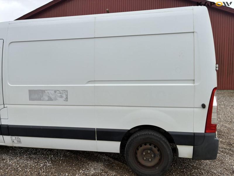 Nissan NV400 van 23