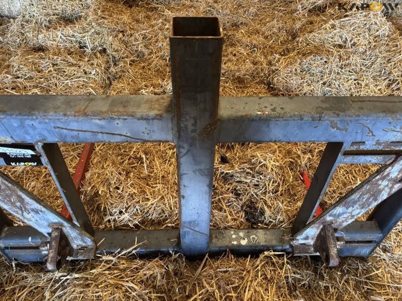 Nordsten bale spear with Euro hitch 11