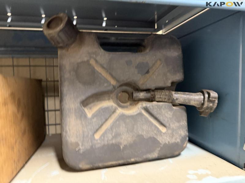 Oil, pumps and chemicals 41