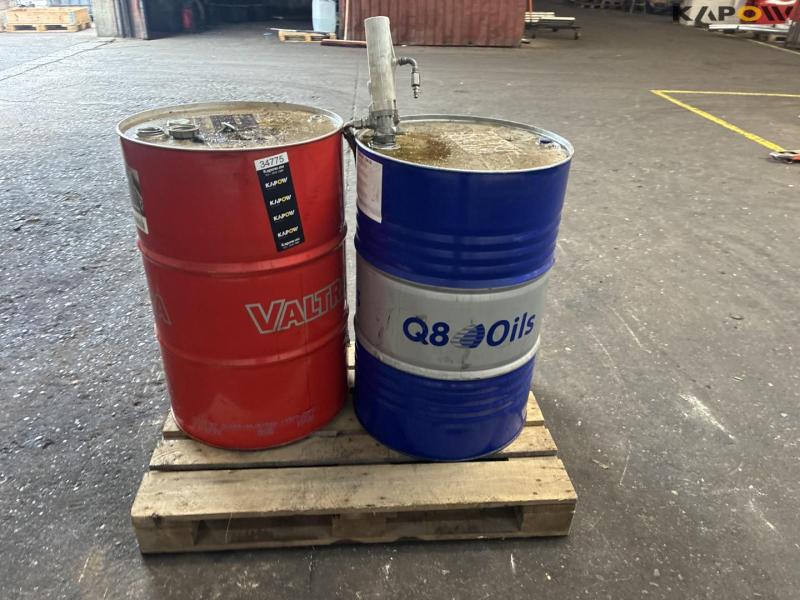 Oil with pump 4