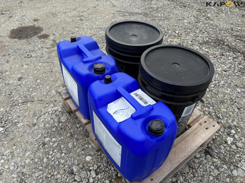 Vultrex grease, Titan Utto WB and Hydraway HMA 46 2