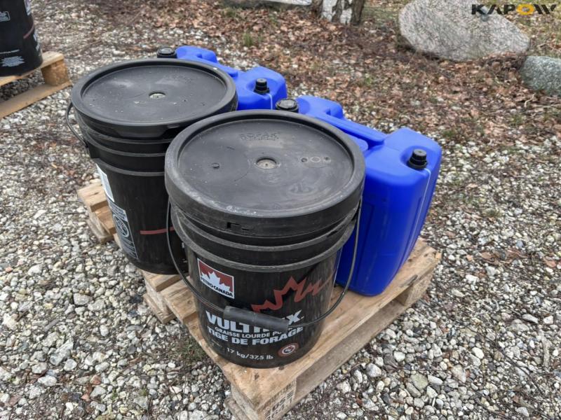 Vultrex grease and Titan Utto WB transmission oil 3