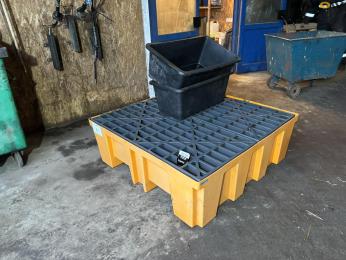Oil spill trays