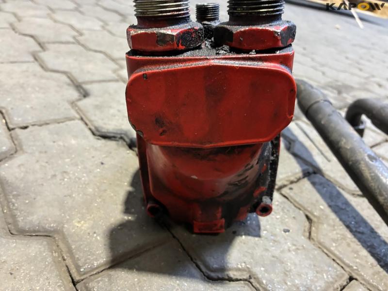 Oil engine with cooler 12