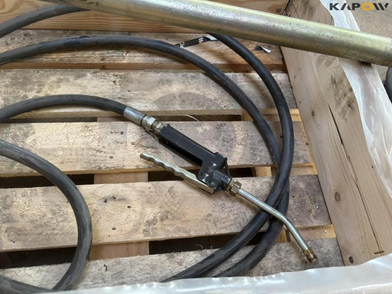 Oil pump and diesel gun 19