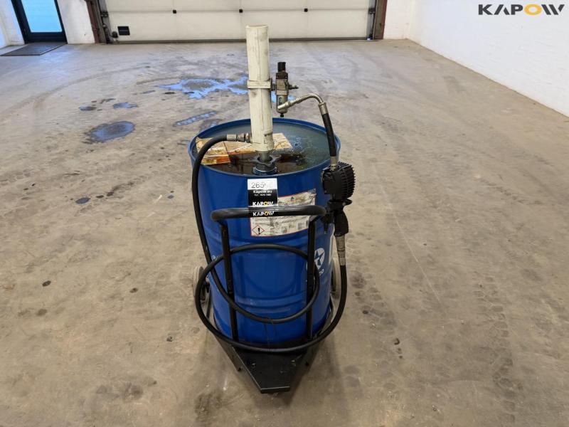 Oil pump and trolley 5