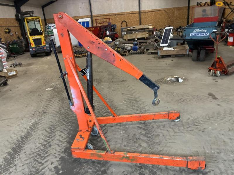 OMCN 1000kg workshop crane 3