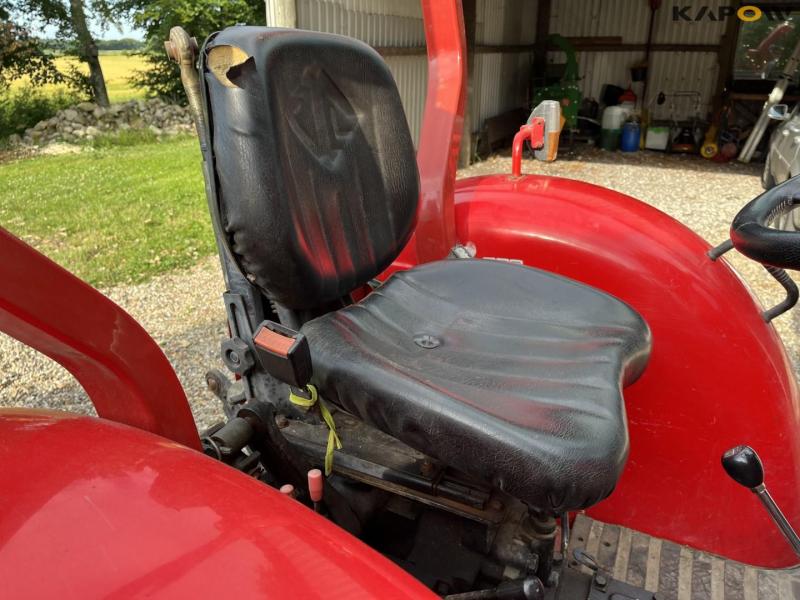ONJ 440 tractor with front loader 32