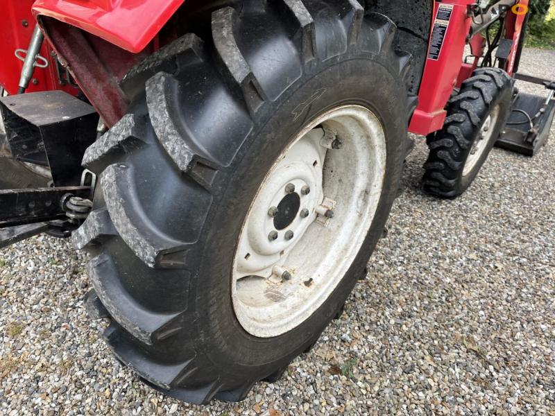ONJ 440 tractor with front loader 35