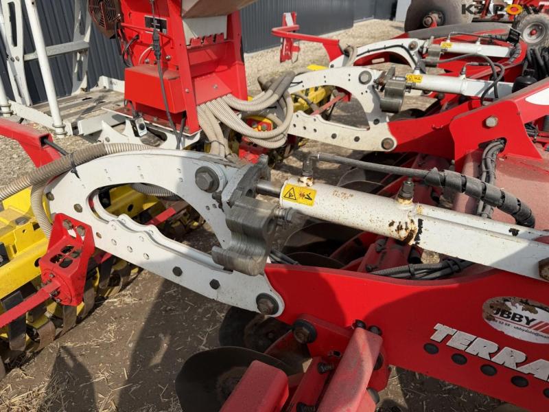 Pöttinger terradisc 4001 harrow with seed equipment 19