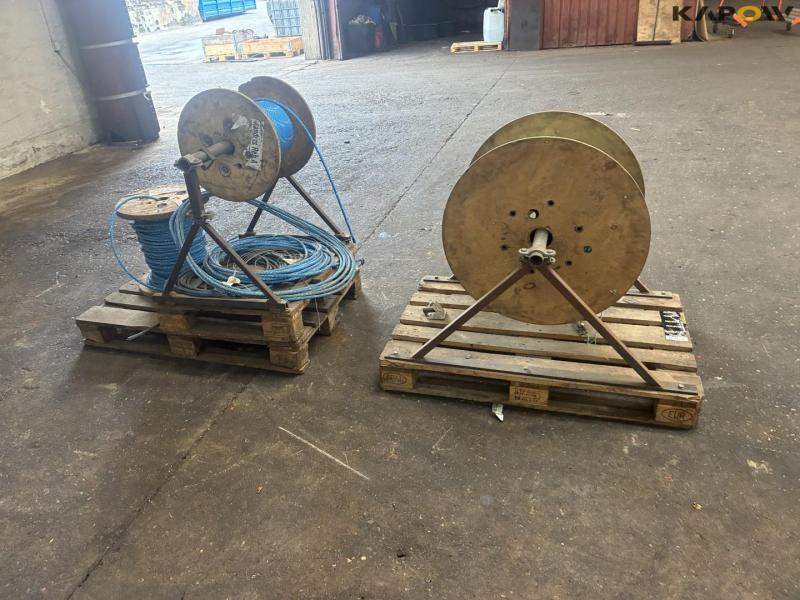Pallet with rope 4