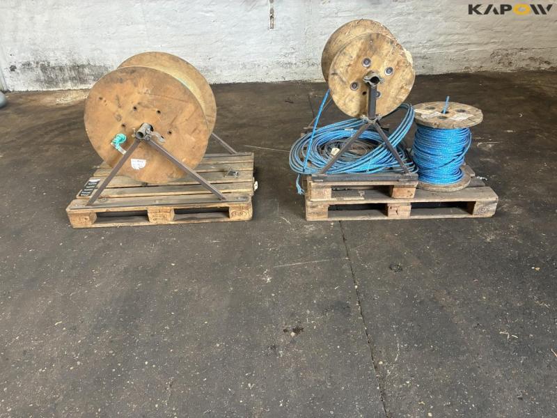 Pallet with rope 8
