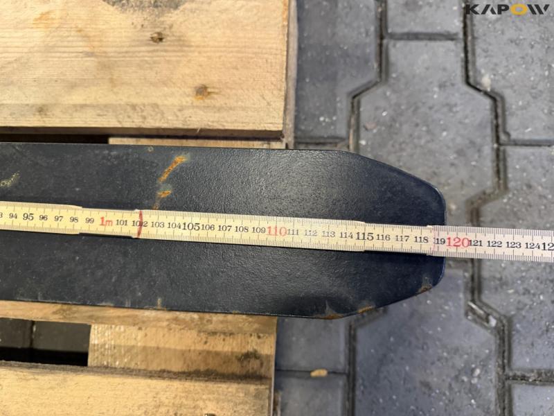 Pallet forks with Hydrema Hitch 13