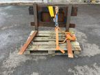 Pallet forks with Avant hitch 2