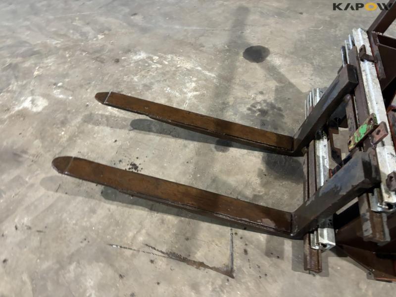 Pallet forks with Euro hitch 10