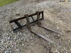 Pallet forks with Euro hitch 3