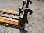 Pallet forks with giant hitch 9