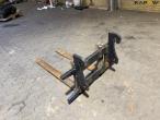Pallet forks with Giant hitch 7