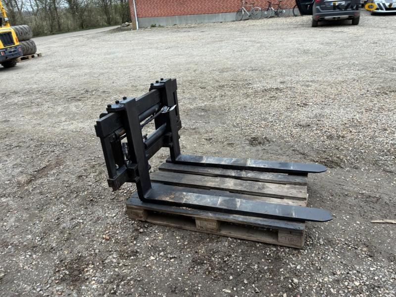 Quick-change pallet forks 4