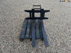 Pallet forks with Hydrema hitch 2