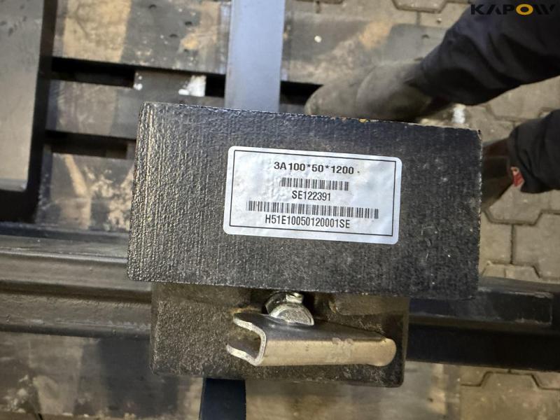 Pallet forks with Hydrema hitch 14