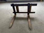 Pallet forks with Hydrema hitch 2