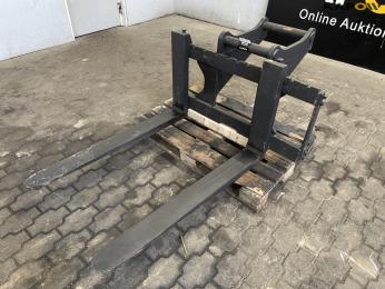 Pallet forks with Hydrema