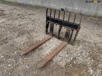 Pallet forks with Manitou hitch 1